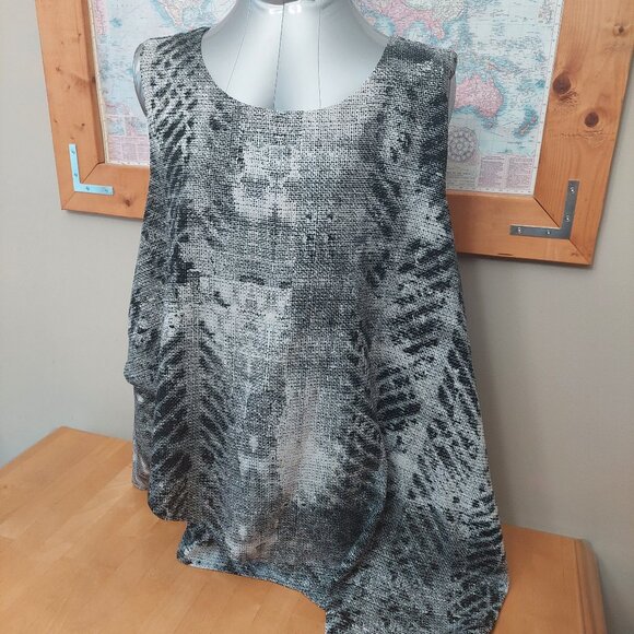 Worthington Plus Size Black and Grey Symmetrical Sleeveless Top Women's 2X - Picture 1 of 10